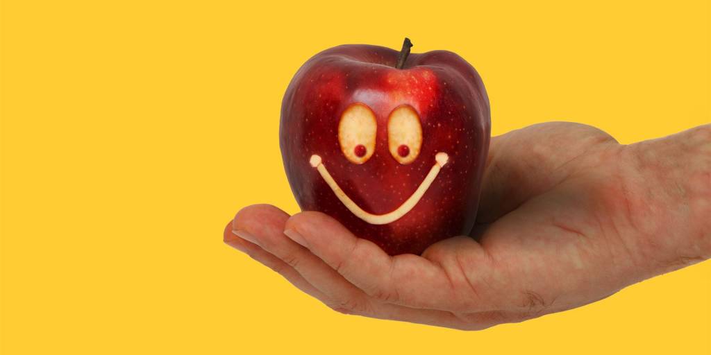 apfel, hand, lächeln, smiley, emotion, erfolg, ich wünsche ihnen erfolg, glück, positiv, grußkarte, ernährung, mahlzeit, obst, vitamine, die gesundheit